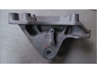 Кронштейн передней подвески кабины левый Н А7 HOWO A7 AZ1664430043 фото 1 Архангельск